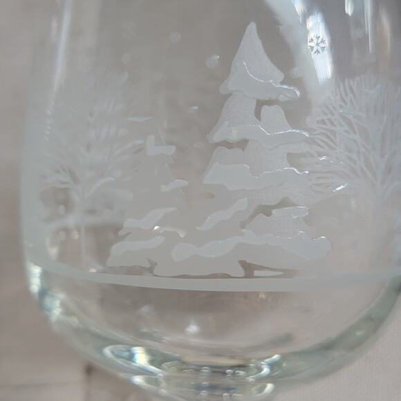 Vintage Christmas Wine Glasses Winter Wonderland Frosted Tulip Hand Blown Set 3 - Picture 3 of 7